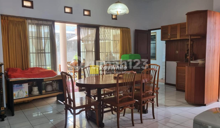 Rumah Terawat Klasik Strategis Area Buah Batu 2