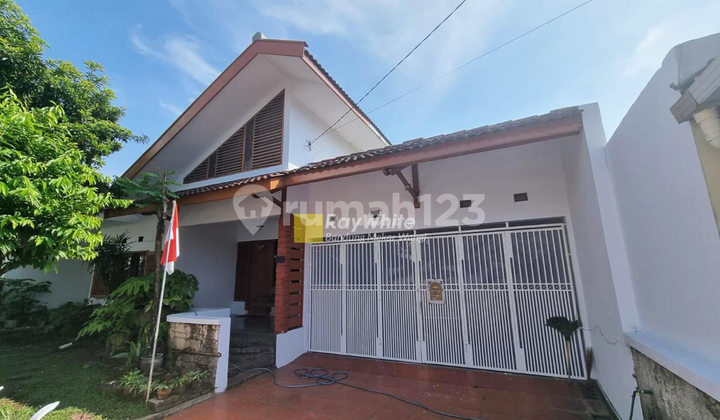 Rumah Terawat Klasik Strategis Area Buah Batu 1