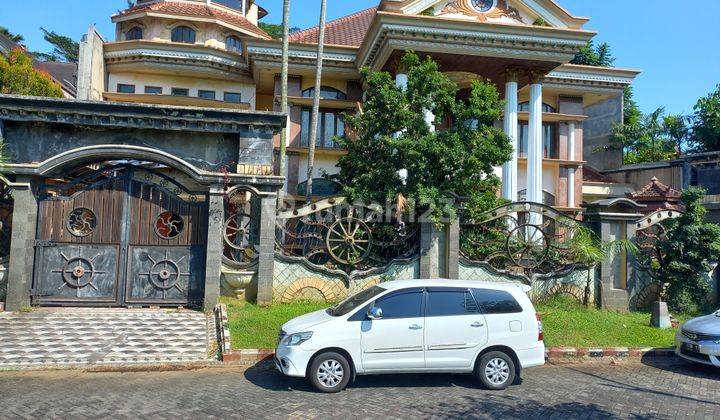 Dijual Rumah Mewah Luas Dan Asri di Jl. Telaga Golf Utama Araya Malang  1