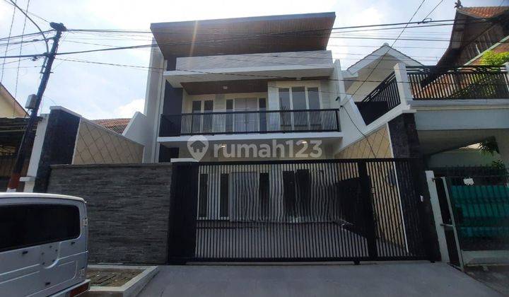 Jual Rumah Simpang Darmo permai Selatan 1