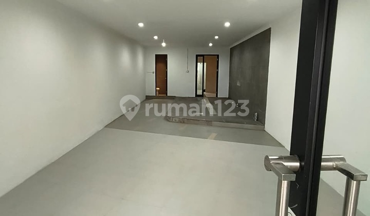 For Rent Well-Maintained Strategic Shop House Pasir Kaliki