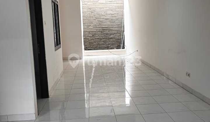 For Rent: Taman Holis Indah 1 House Ready to Live In, Cheapest! 1