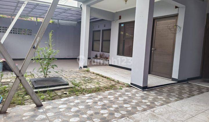 Disewakan Rumah Asri dan Luas, Siap Huni Antapani 1