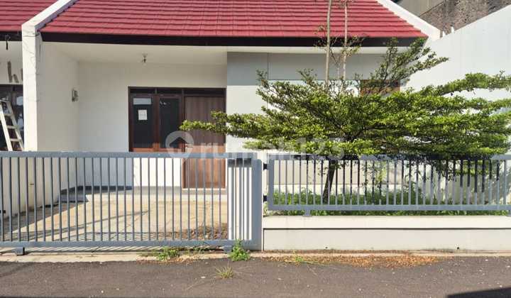 Disewakan Rumah Asri siap Huni Antapani One Gate System 1
