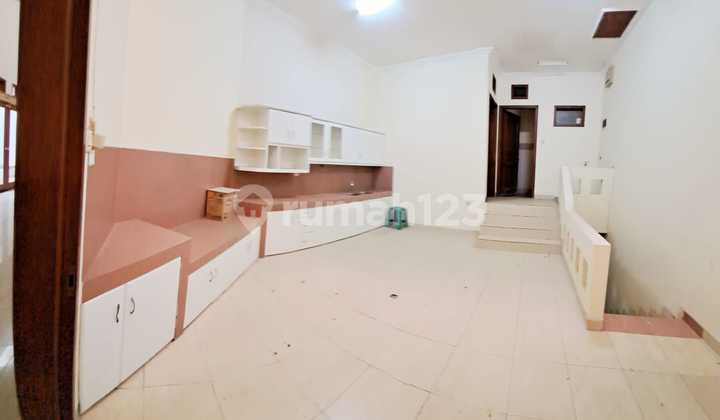 Dijual Rumah Kawasan Exclusive Setra Duta Main Road  2