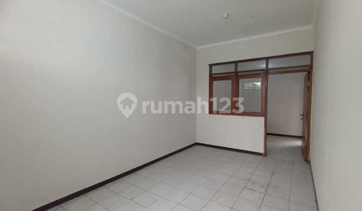 For Rent Fast Ready-to-Occupy Serene House in Batununggal 2