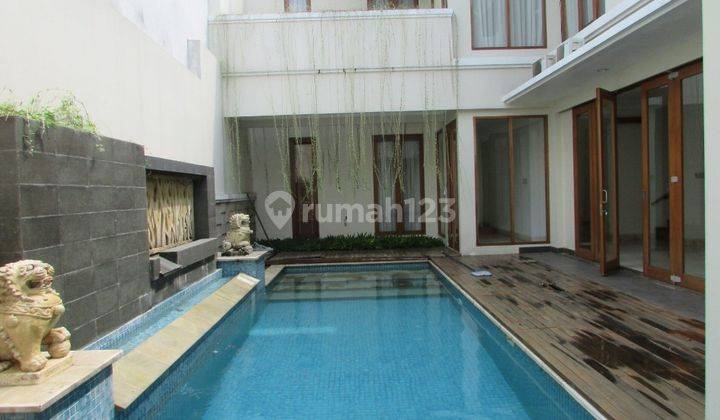 A 2 Storey, 4 Bedroom, Compound House Located In Cilandak, Jakarta With 4 Bathrooms, A Pool And A Yard. 2