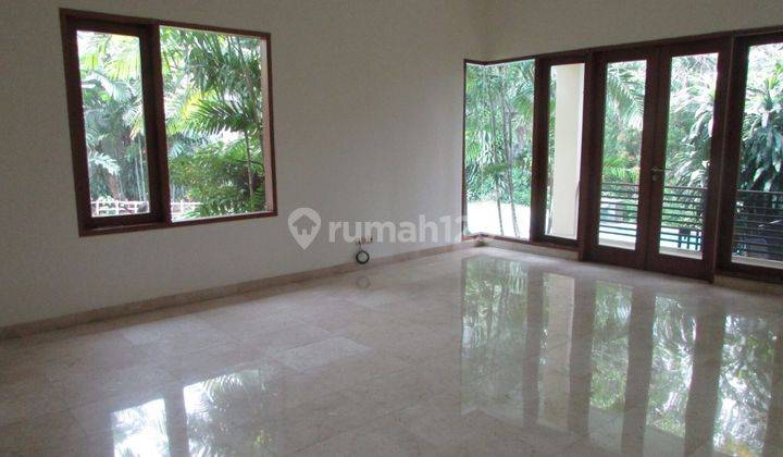 A 1 Storey, 5 Bedroom, Stand Alone House Located In Cipete, Jakarta With 4 Bathrooms, A Pool And A Yard. 2