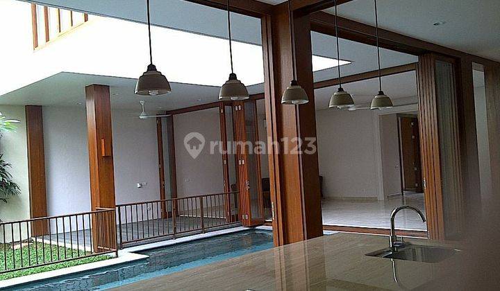 A 2 storey 4BR 4BT with pool and yard in Cipete Jakarta Selatan 2