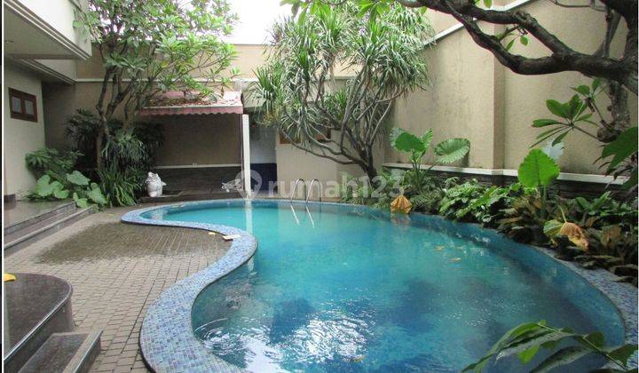 A 2 storey, 4 bedroom, stand alone house located in Pondok Indah, Jakarta with 4 bathrooms and a pool. 1