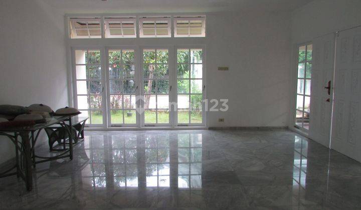 A 1 storey, 5 bedroom, stand alone house located in Kuningan, Jakarta with 4 bathrooms, a pool and a yard. 2