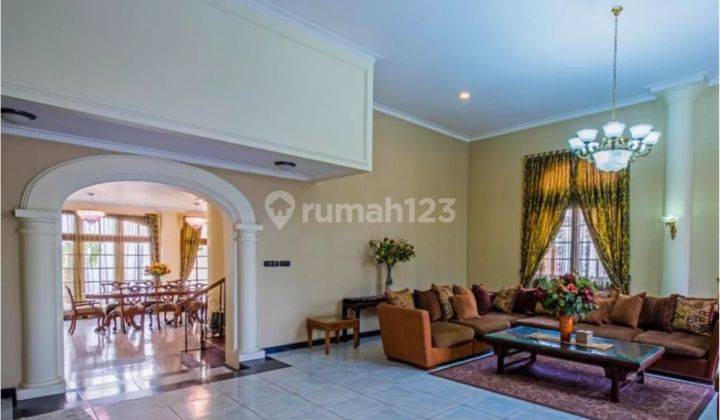 A 2 Storey 4BR 4 BT with swimming pool in Menteng Jakarta Pusat 1