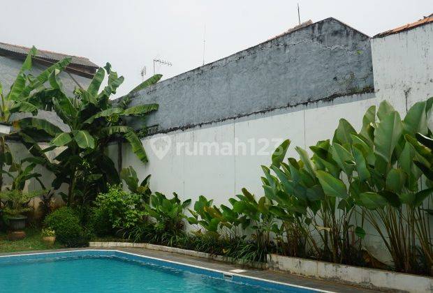 A 2 Storey 6BR With Swimming Pool At Kemang Jakarta Selatan 2