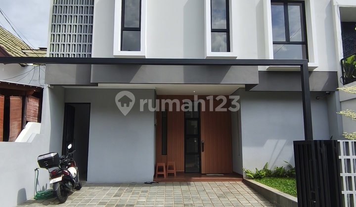 Rumah Dijual Modern Minimalis Bintaro Sektor 3 (17038) Rumah Dijual Modern Minimalis Bintaro Sektor 3 (17038)