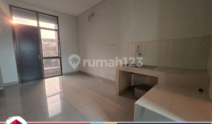 Di sewa ruko letak strategis di JGC