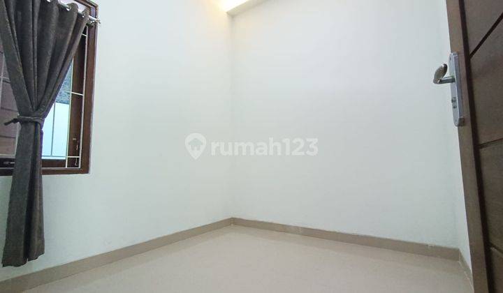 Rumah Dijual Siap Huni Dekat Plaza Ambarukmo 800JTan  2