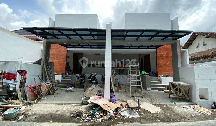 DIJUAL RUMAH MODERN SIAP HUNI KONSEP INDUSTRIAL DI JOGJA UTARA 900JT-an 1