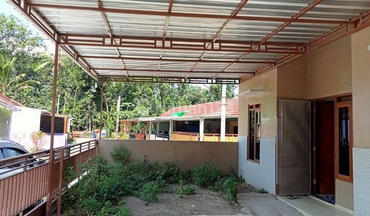 Rumah Modern Ada Carport Kanopi Dan Pagar Dekat Kalasan  2