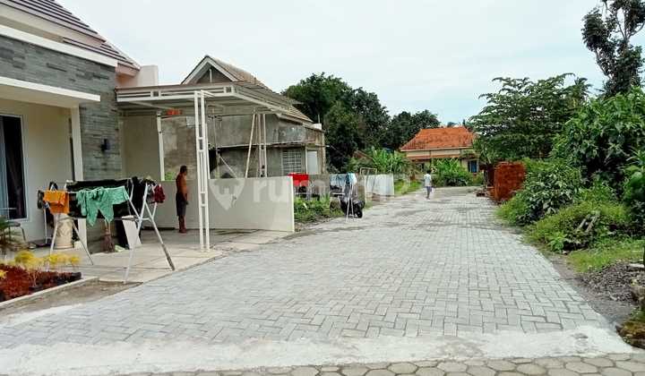 Rumah Modern Ditimur Jl Magelang SHM Dan Imb Lengkap 4