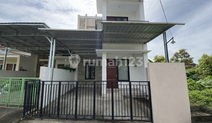 Jarang Ada! Hunian 2 Lantai di Triharjo Sleman Harga 700 Jt-An 5 Menit Dari Resto Jejamuran Jarang Ada! Hunian 2 Lantai di Triharjo Sleman Harga 700 Jt-An 5 Menit Dari Resto Jejamuran