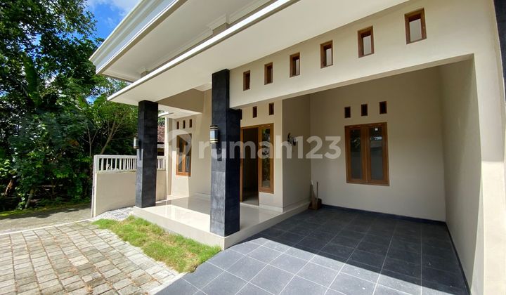 Minimalist Residence Priced at 700 Million - Near UPN and UII Campuses, Condongcatur, Sleman 2