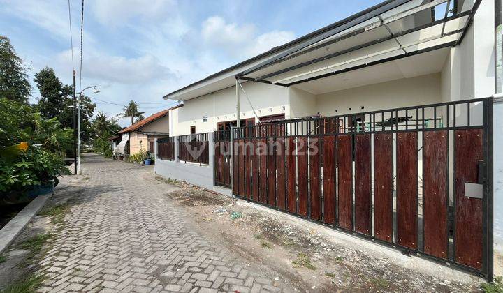 Rumah Luas Full Pagar Dekat Jl Sidomoyo Godean 800JT Nego 1