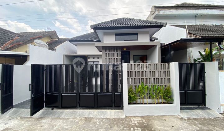 Rumah Limasan Modern Sleman Dekat Stadion Maguwoharjo