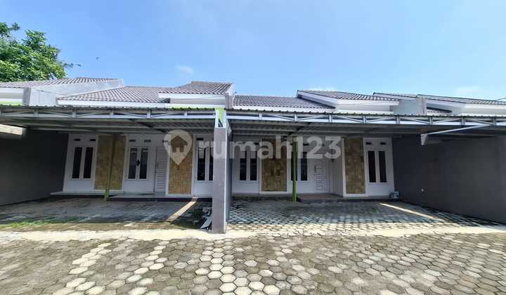 Comfortable House in West Sleman Affordable Price Spacious Building