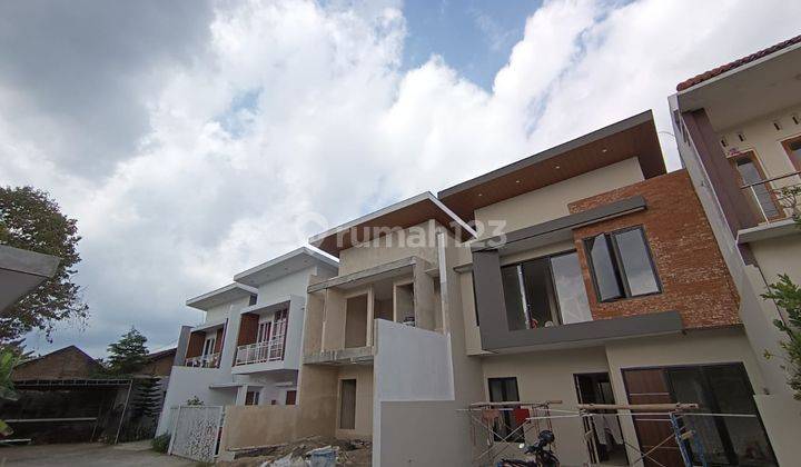 Rumah Premium 2 Lantai Lingkungan Asri Di Mlati Sleman 1