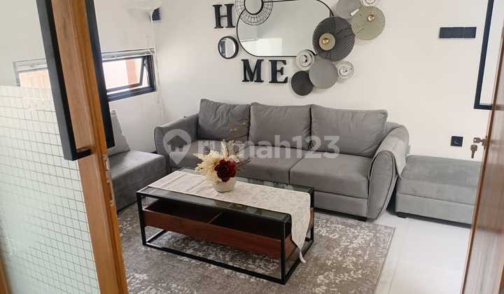 Rumah Mewah Industrialis Bonus Furniture Dekat Kampus Uii