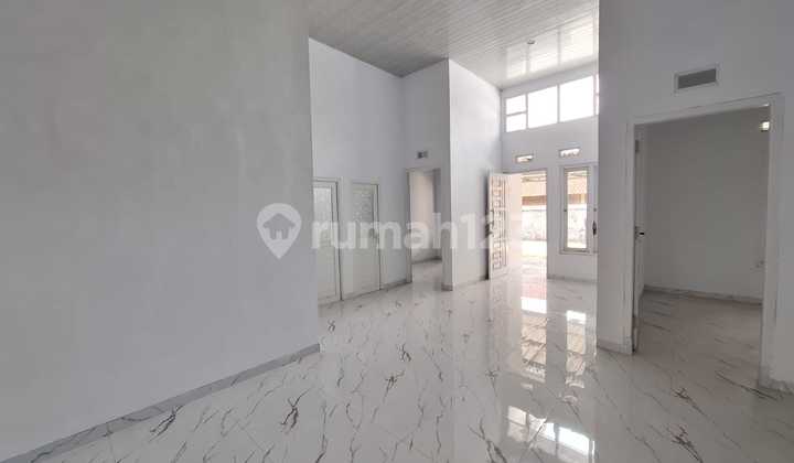 Comfortable House in West Sleman Affordable Price Spacious Building