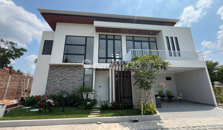 Punya Rumah Tropis Modern Di Tengah Kota Sleman, Menarik  1