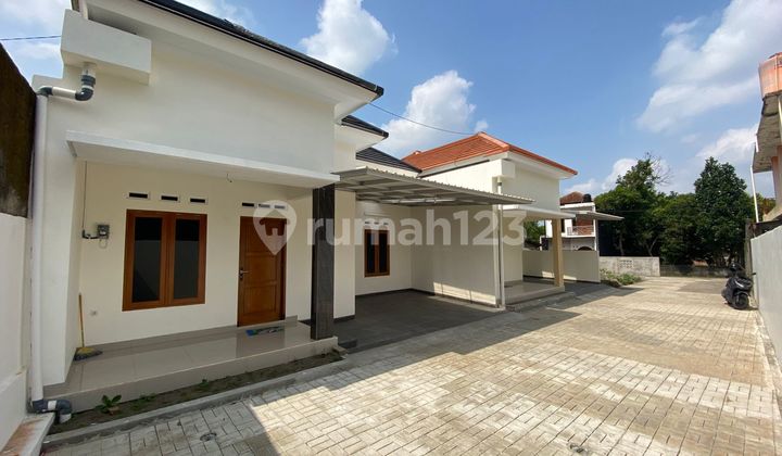 House in a Cluster in Ngemplak Sleman, 15 Minutes to Amikom Jogja Campus! 2