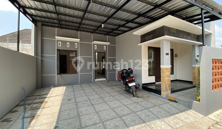 Spacious 3 BR House Suitable for Families, 5 Minutes to Jogja Waterboom Tourist Attraction 2