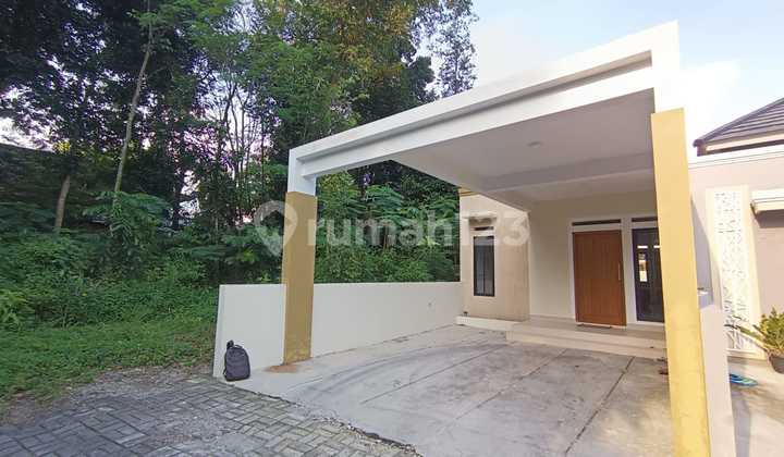 Hanya 690 Juta Nego – Rumah Baru Cantik di Sleman Siap Huni! Dekat Kampus 1