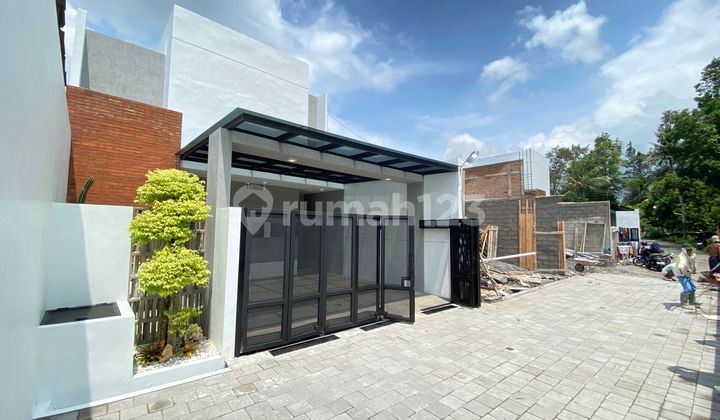 Ready-to-Occupy House in Sleman with Furniture Bonus, Near Kaliurang Road Ready-to-Occupy House in Sleman with Furniture Bonus, Near Kaliurang Road