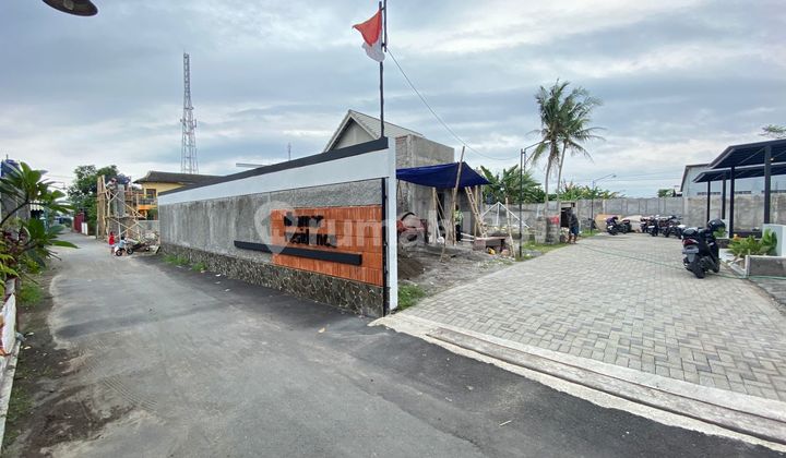 Ready-to-Live House with Canopy in Mlati Sleman, Near Sleman Government Area