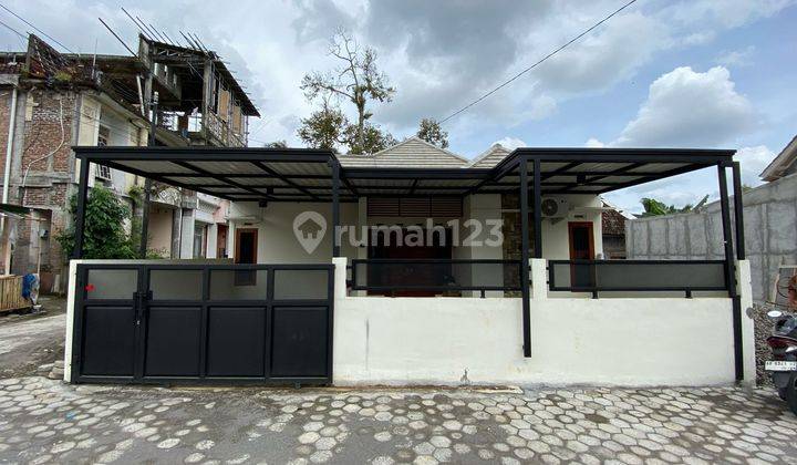 MULAI 600JT-an! RUMAH MODERN DI SELATAN PEMDA SLEMAN 1