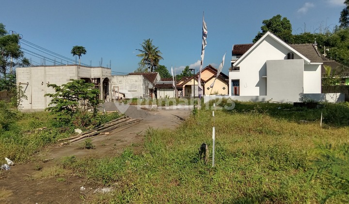 Suasana Asik di Hunian Klasik! Solusi Rumah Mudah Keluarga Muda!