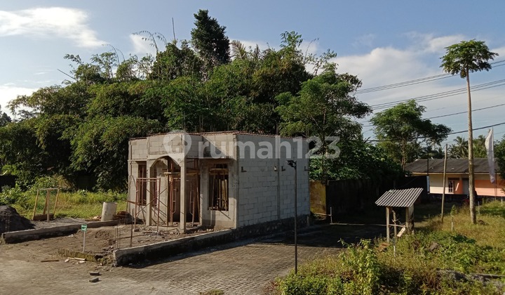 Suasana Asik di Hunian Klasik! Solusi Rumah Mudah Keluarga Muda!