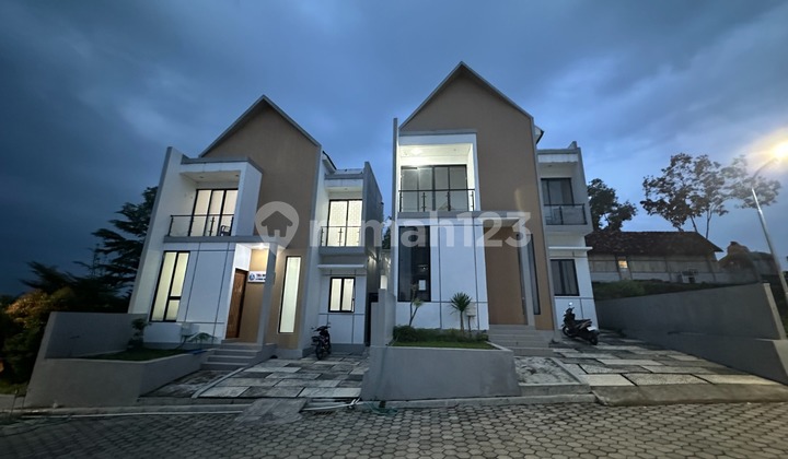 Nikmati Gemerlap Lampu Kota Tiap Malam Dari Rumah Ini, Harga Nego!