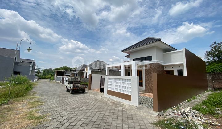 Miliki Rumah Mewah 3 Kamar di Ngemplak Ini, Desain Elegan!