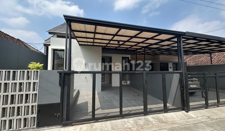Harga Promo! Rumah Baru Modern Tropis di Sleman Kota - Free Pagar, Canopy, Hingga Kitchen Set! Harga Promo! Rumah Baru Modern Tropis di Sleman Kota - Free Pagar, Canopy, Hingga Kitchen Set!
