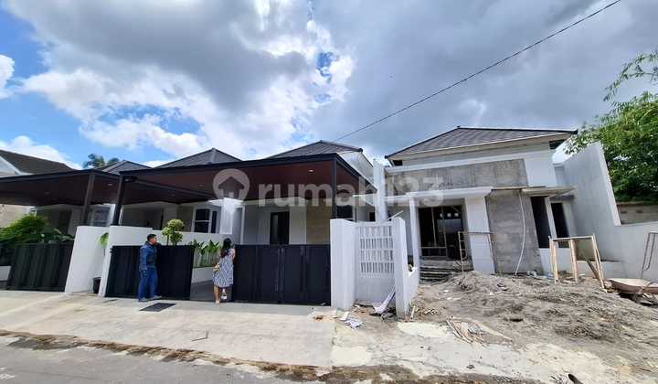 Rumah Minimalis Desain Mewah di Jogja Utara, 7 Menit ke Rs Mitra Paramedika