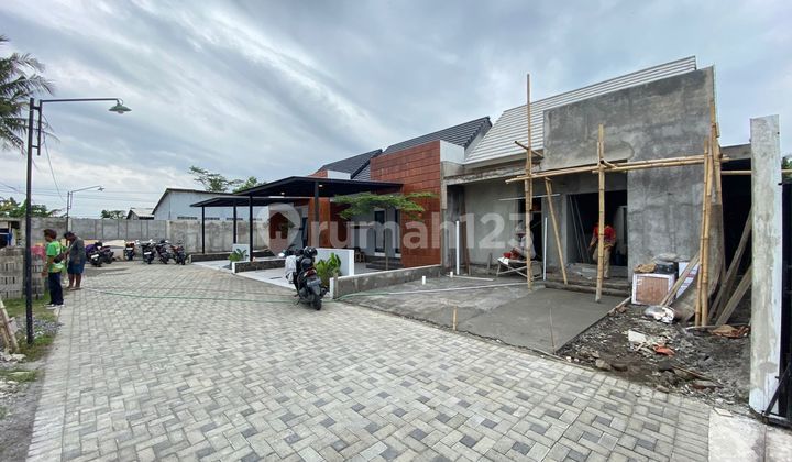 Sold Out Soon! Minimalist House for 600 Million in Sleman, Just a Step Away from Cebongan Market. Sold Out Soon! Minimalist House for 600 Million in Sleman, Just a Step Away from Cebongan Market.