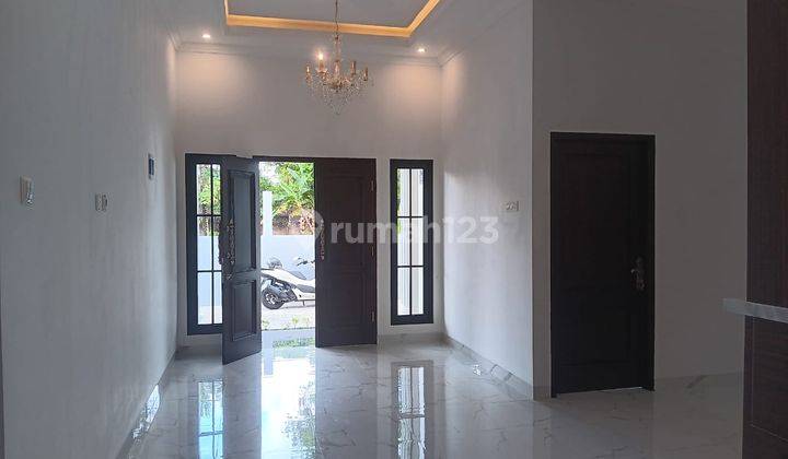 Eropa Klasik Rumah 2 Lantai di Jl Godean Km 9 View Sawah 6