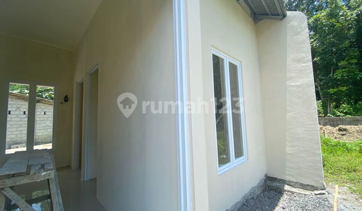 Rumah Modern Tropis Utara Rsud Sleman Dan Polres Sleman 6