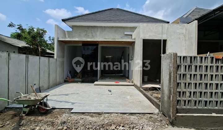 Get a Modern Serene Jogja House, 595 Million Negotiable! - Brand New House in Finishing Stage! Get a Modern Serene Jogja House, 595 Million Negotiable! - Brand New House in Finishing Stage!