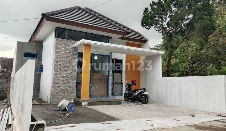 Rumah Proses Bangun di Sleman Utara Dekat Akses Wisata ke Kaliurang Jogja Rumah Proses Bangun di Sleman Utara Dekat Akses Wisata ke Kaliurang Jogja