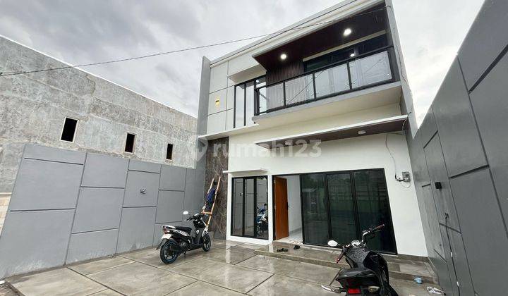 Dijual Rumah Moderen 2 Lantai 800 JT-an di Purwomartani Sleman 2